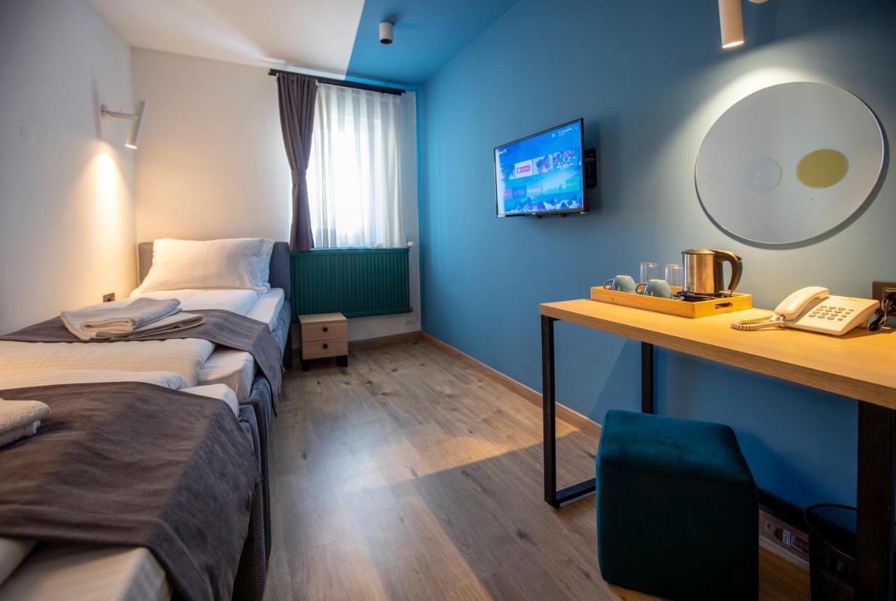 Hotel 4 Llulla Priština Exteriér fotografie