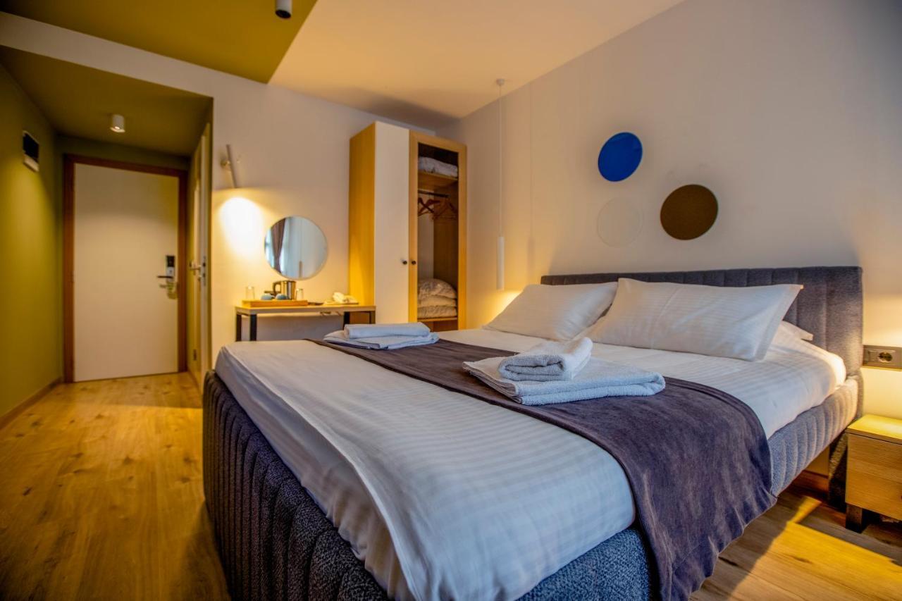 Hotel 4 Llulla Priština Exteriér fotografie