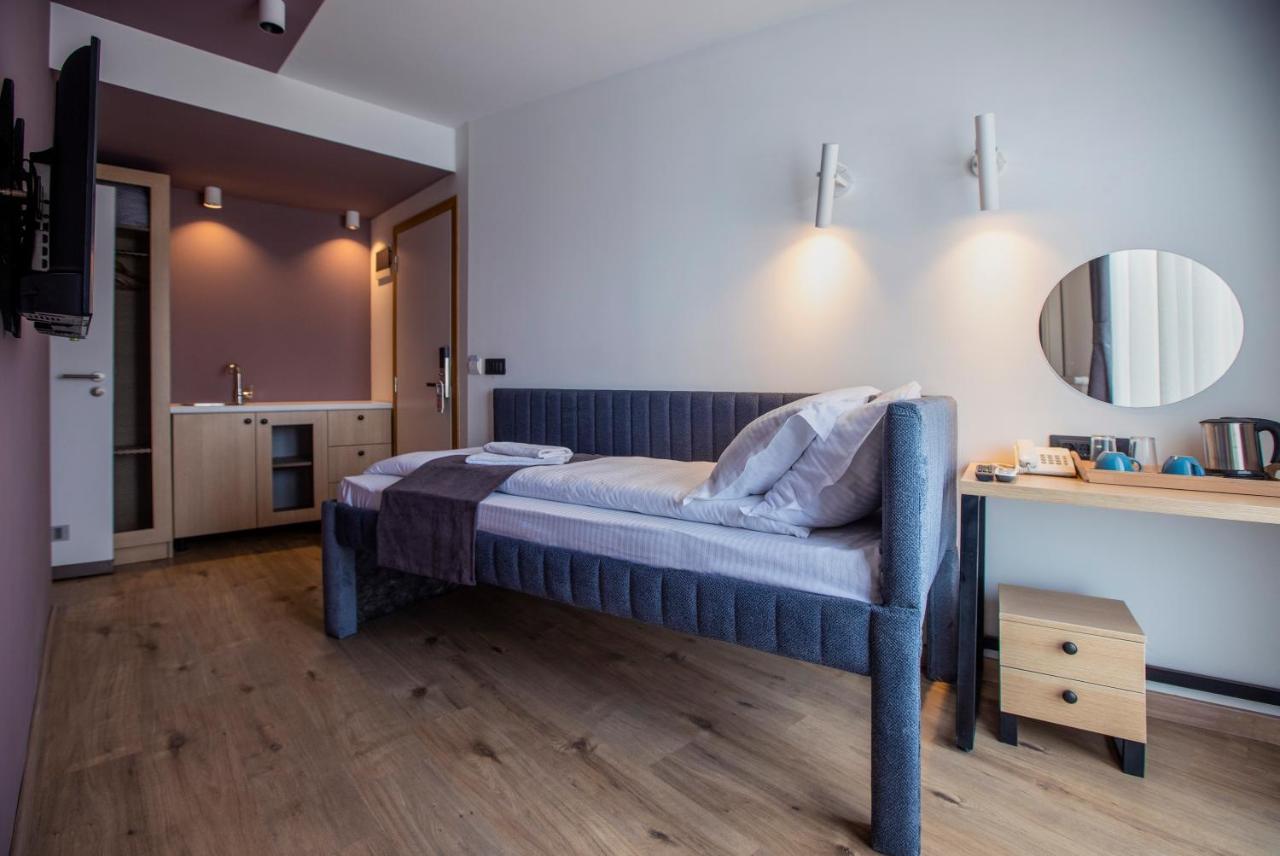 Hotel 4 Llulla Priština Exteriér fotografie